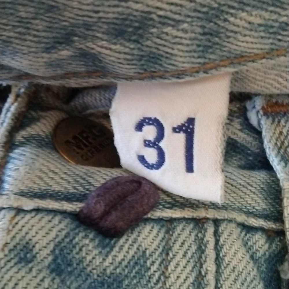 MFG Girbaud size 31 retro/ vintage size 31 jeans. Great fit and style.